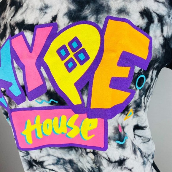 The Hype House Tik Toc Teenage Influencers Mansion Moorpark CA Crop T-Shirt XS - Picture 5 of 10